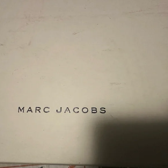 Marc Jacobs Women’s Pink Love Printed Canvas Slip on Sneakers. - Picture 6 of 7